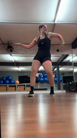 @Ravena💜  😁🥰🥰💃🎧  @⚡️paulaprado9666💃🎧 