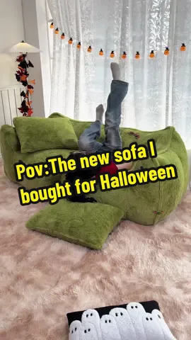 It turns out it has this king of use #fyp #vrial #sofa #giantbeanbag #halloween 