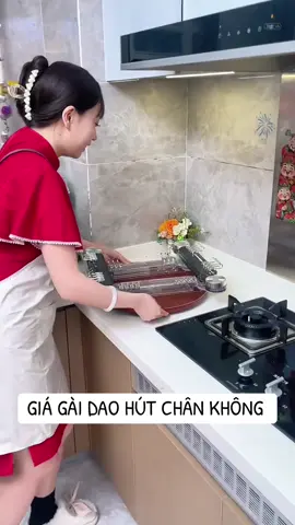Giá gài dao cốc hút có thể thay đổi tùy ý. Thiết kế cốc hút rất chắc chắn! Có thể sử dụng trong nhà bếp. Có thể tháo rời và thay đổi mà không để lại keo hoặc làm hỏng tường.