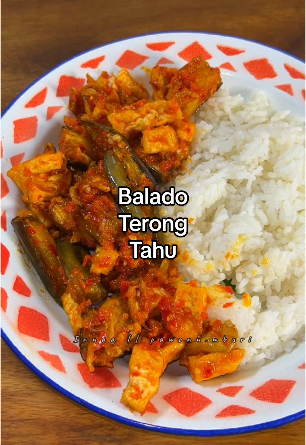 Balado terong tahu. ✨ Save dulu buat ide masak nanti. Bahan: - 2 terong ungu - ⁠1 papan tahu - ⁠150 gram teri - 8 cabe keriting - 7 cabe rawit - 5 bawang merah - 2 bawang putih - 1 tomat Seasoning: - garam - lada - gula merah