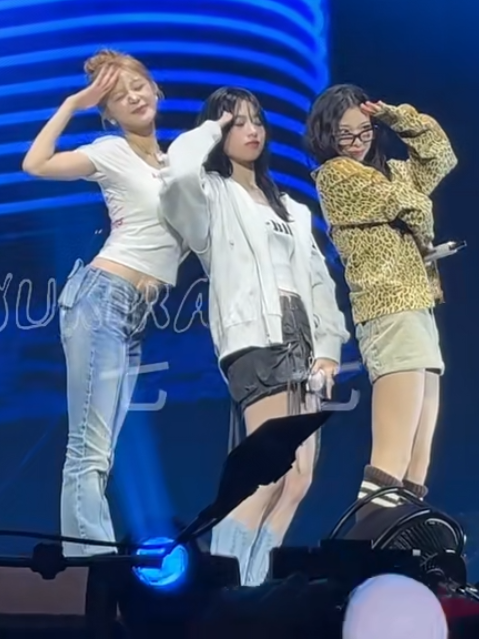 RUKA rap batter up remix with Ahyeon and Pharita. One of the best part 😍🔥 RUKA Ahyeon Pharita at Oakland _ ©️九七七发布了 Babymonster oakland concert Hello monsters concert ruphajung #RUKA #BABYMONSTER #루카 #베이비몬스터 #KAWAIRUKA 베이비몬스터 루카