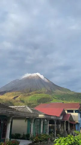 #sinabung #karo #sigaranggarang #zonakalakkaro #wisatasumut 