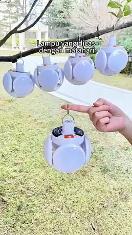 Tanglung solar yang tidak perlu dicas semula boleh digunakan di banyak tempat di rumah.#lampusuria #lampubolasepak #lampu #goodthing