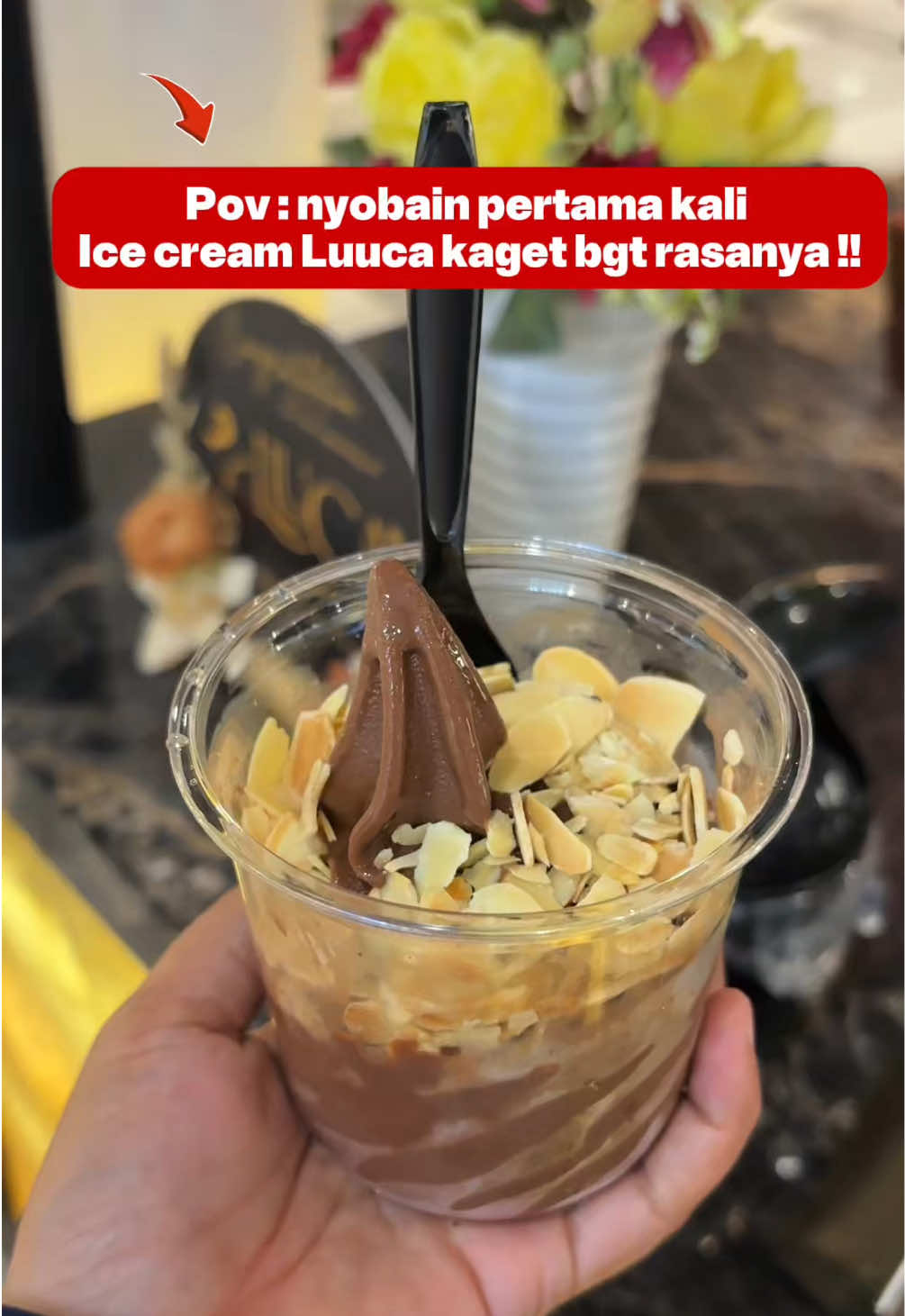 Ice cream Luuca udah ada vouchernya lo guys. Rasanya enak bgt lembut pake darkcoklat gk terlalu manis pas nagih banget cuma 15 rb pake voucher tiktok #Septemberkulinerceria #luuca #icecreamluuca #promomakangajian #icecreamsundae 