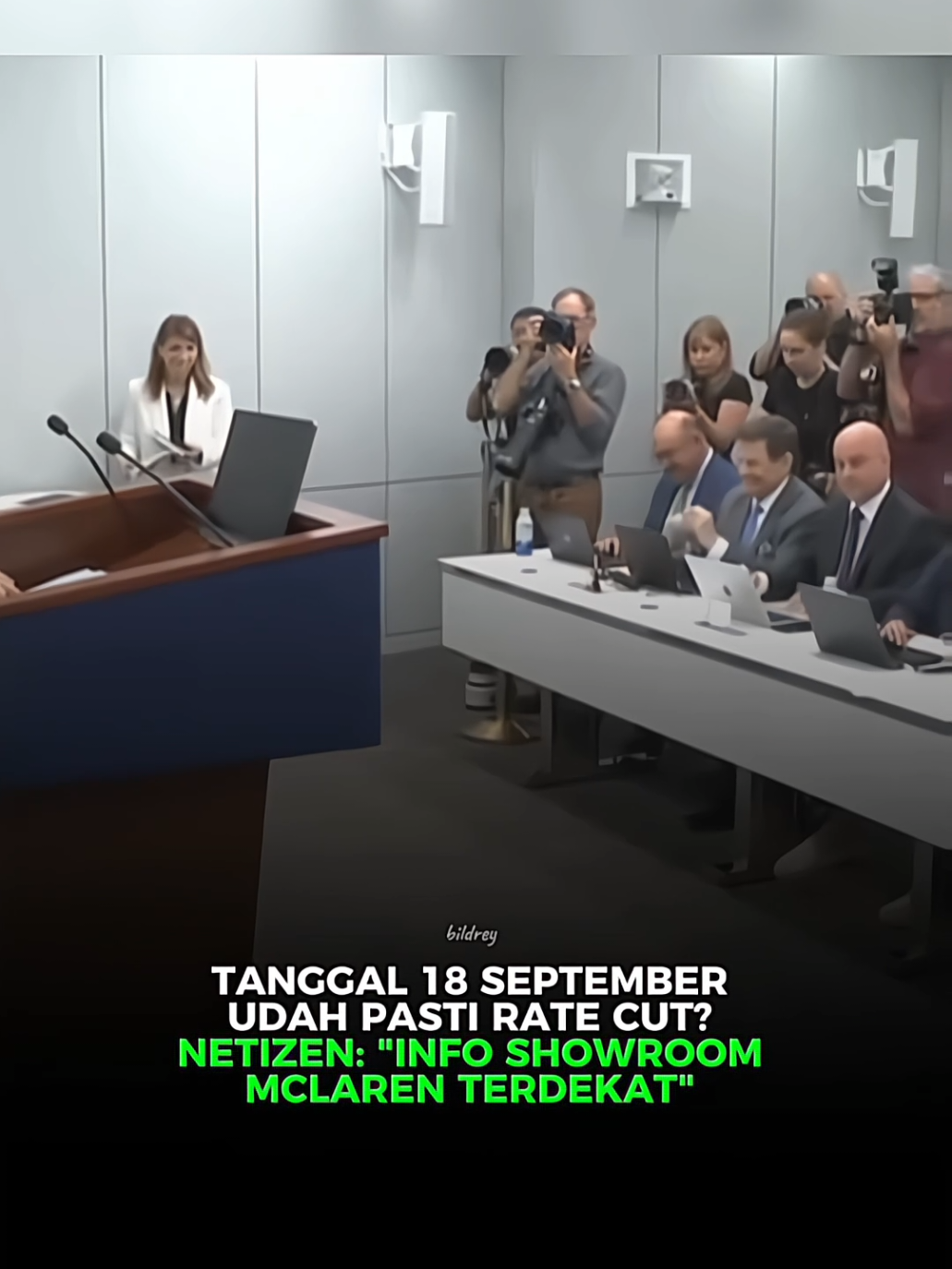 Menurut data dari Bloomberg Terminal, peluang Rate Cut pada pertemuan 18 September 2025 pukul 01:00 WIB masih 100%. Terpantau volatilitas market semakin tinggi! #cryptowave #gabrielrey #triv #thefed #jeromepowell 