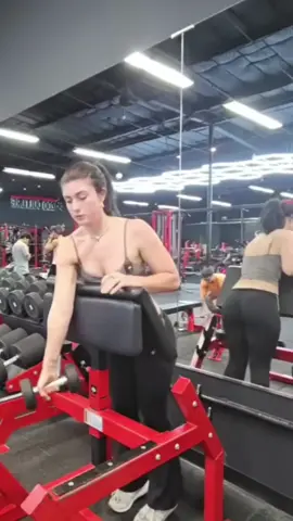 Bradley Martyn Helps Faith Ordway Curl #fyp #bradleymartyn #faithordway #faithordway7 