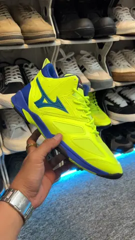 Sepatu voli badminton model boots #sepatuvoli #sepatubadminton #voliasik 