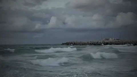ទូកយើងលិចហើយមែនទេ