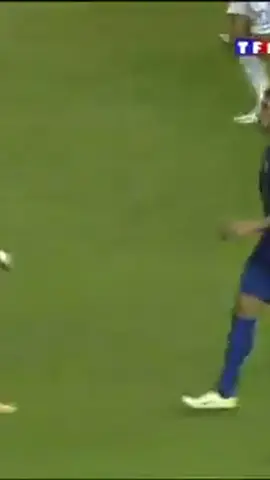 Stephanie Frappart pendant la coupe du monde 2006 #pourtoii #ligue1 #frappart #lyon 