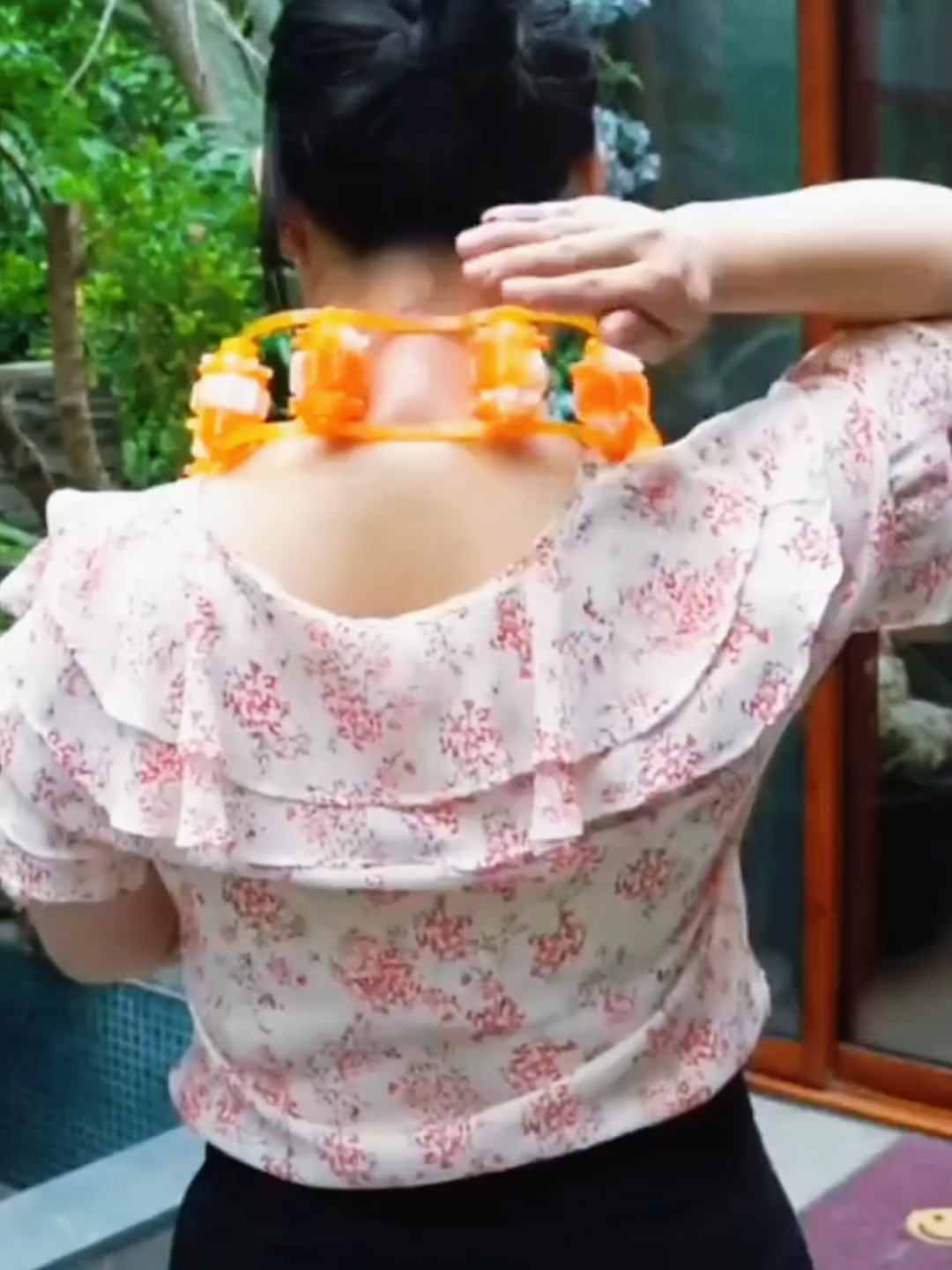 โรลเลอร์นวด 2 แถว สำหรับนวดคอ หลังและบ่า ช่วยคลายกล้ามเนื้อตึง พกพาสะดวก ใช้ได้ที่บ้านและที่ทำงาน ซื้อเลย#Global #TikTokShop #ImportedGoods #DailyEssentials