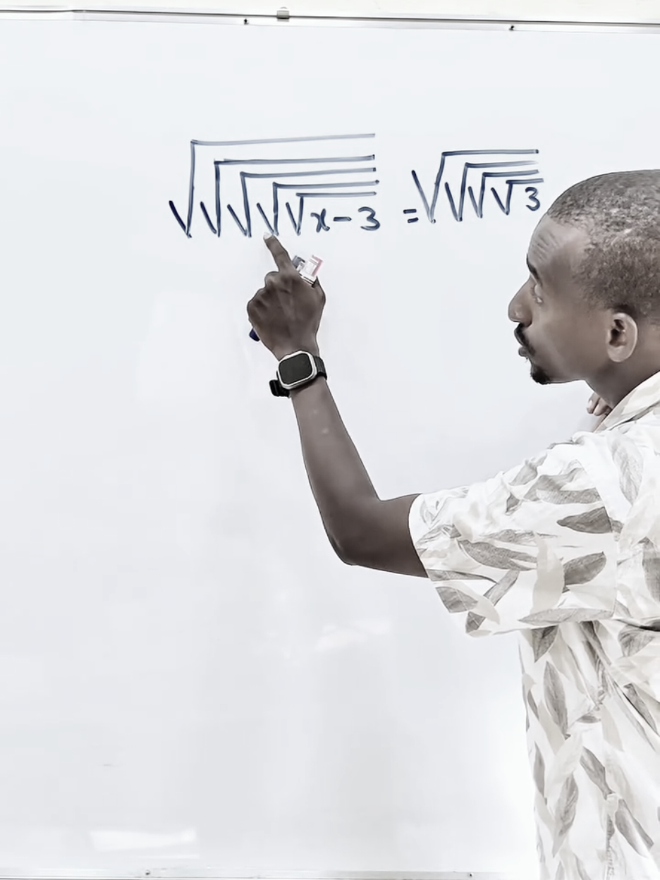 هذا المدرس ما افهم منه كلمة بس طريقة الحل افهمها . . . . #رياضيات#math #mathematics 