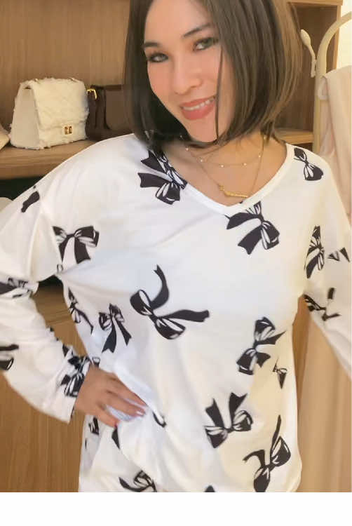 #titokmademebuyit #fashiontiktok #pajamajam #sleepwear #longsleeves #2pcs #shopwithme 
