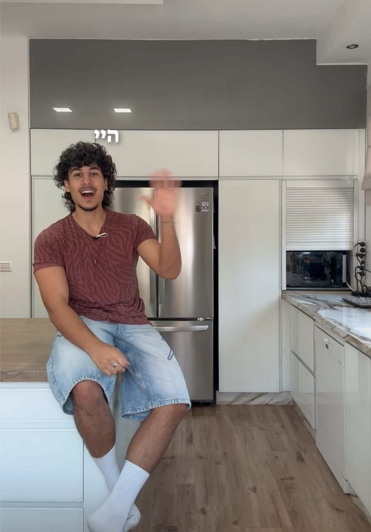 קינוחים ממדינות - והפעם אנגליה 🇬🇧 הכנתי פה ״למוןפוסט״ שהוא מ -  500 מל שמנת מתוקה  150 גרם סוכר  קצת גרידת לימון מיץ מ2 לימונים  מערבבים הכל מעל הגז מסננים ושמים בתוך הלימון (אם אני הצלחתי כל אחד יצליח)  #אוכל #מתכון #ביתספר #האריפוטר 