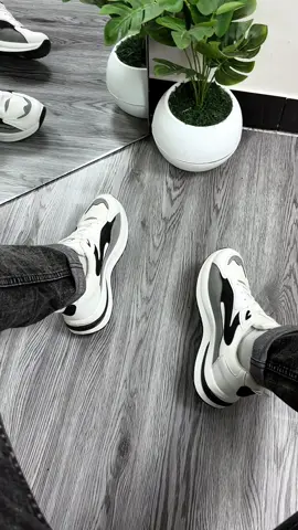 Sepatu sneakers putih pria wanita #outfitinspo #sepatusneakers #sepatukeren 