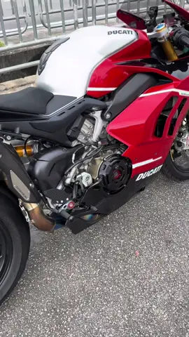 Ducati Panigale V4R #ducati #v4r #akrapovic #dryclutch #ducatimalaysia 