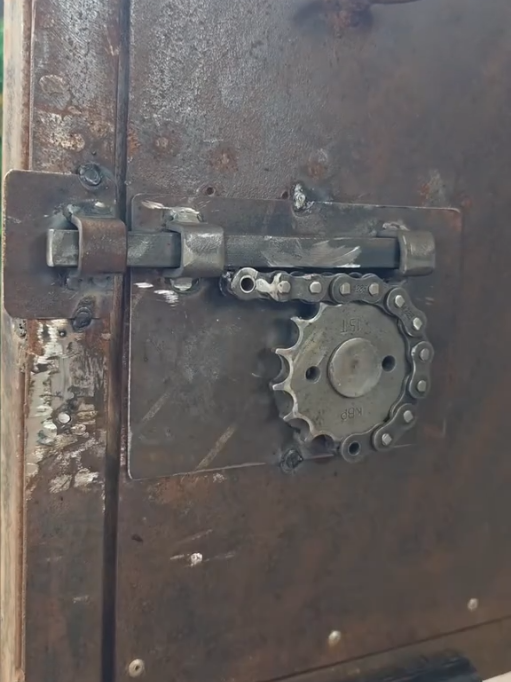 DIY Creative Idea  #metalwork #fabrication #diy #doorlock #tipsandtricks 
