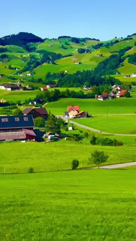SWITZERLAND 🇨🇭🚂⛰️🌳🏡🌊🌿🏞️🏔️🌲🏡 #lauterbrunnen_switzerland🌸🍁 #luzern_switzerland___snow💕 #rosenlaui_switzerland_rosenlaui🏔️ #photographytricks❤️familytimes 