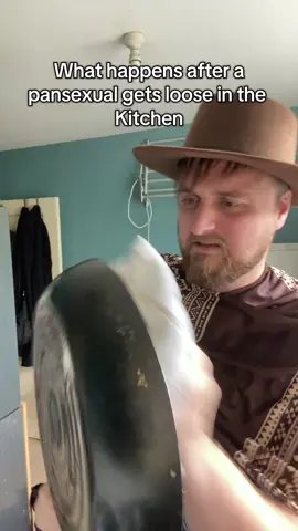 Look I’m feeling very neurodivergent today okey 😂 and this joke will never not be funny #pansexuals🏳️‍🌈💖💛💙 #castiron #funn #neurodivergent #dontaskquestions 