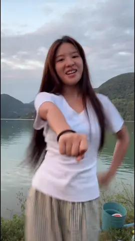 嘿嘿嘿你是我的宝贝 听阿梓唱的黑桃A #阿梓不可爱 #四川牛一飞 #黑桃a #dance #chinesegirl 