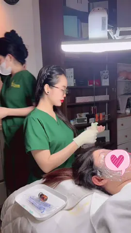 Tuổi này rồi… ai cũng có bến đỗ cho riêng mình hết rồi, sao số tui long đong mãi dị chời🥱🥹🥹
