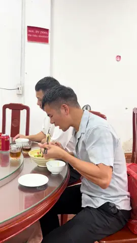 Thứ quý giá nhất ko phải là vật chất... mà là ng bạn luôn sẵn sàng bên cạnh ta lúc khó khăn...#xu huong