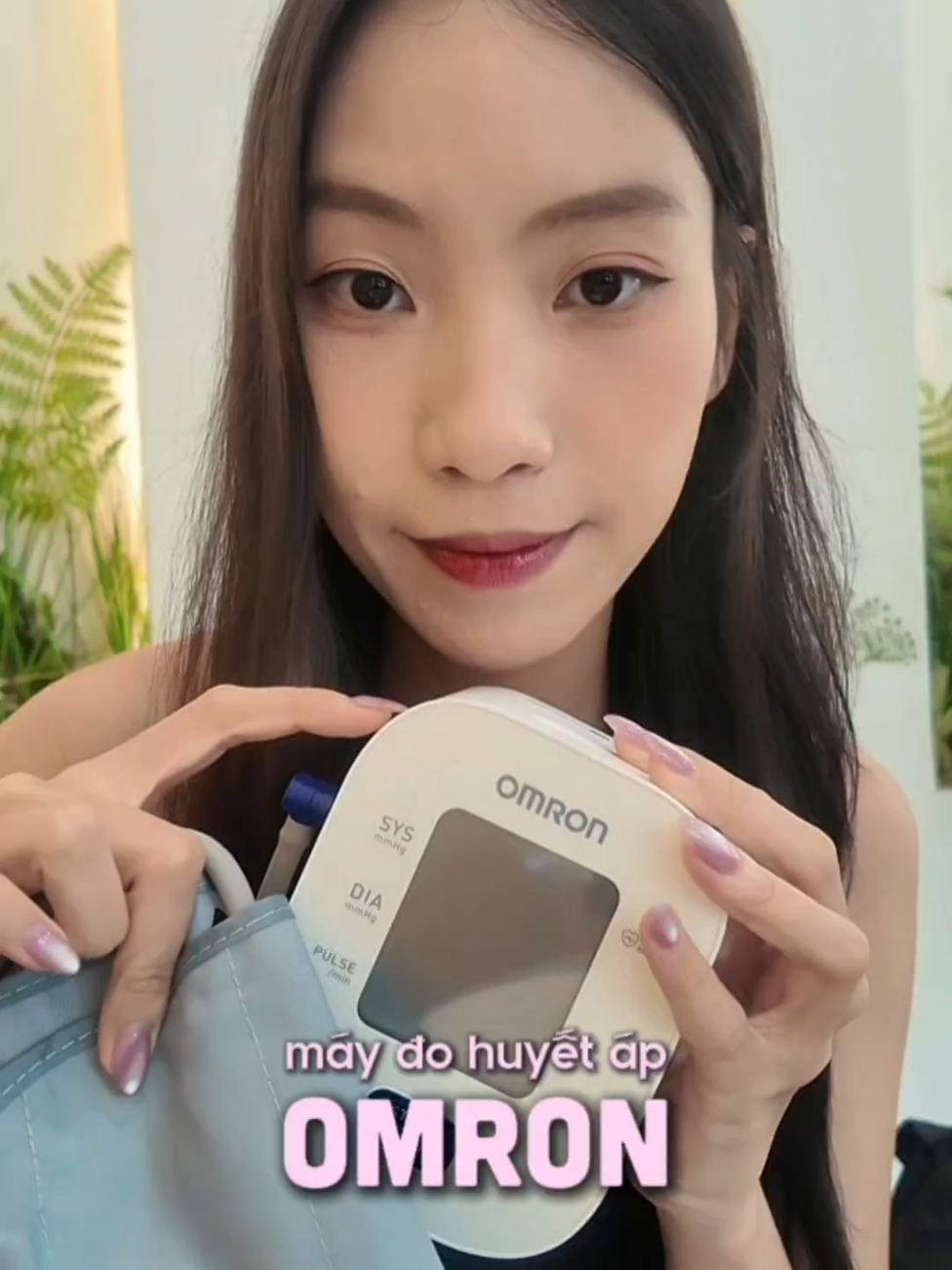 Mỗi nhà đều cần có một chiếc máy do huyết áp bluetooh để việc theo dõi sức khỏe dễ dàng hơn nhaaa #HEM7140T1 @omronhealthcare.vn 