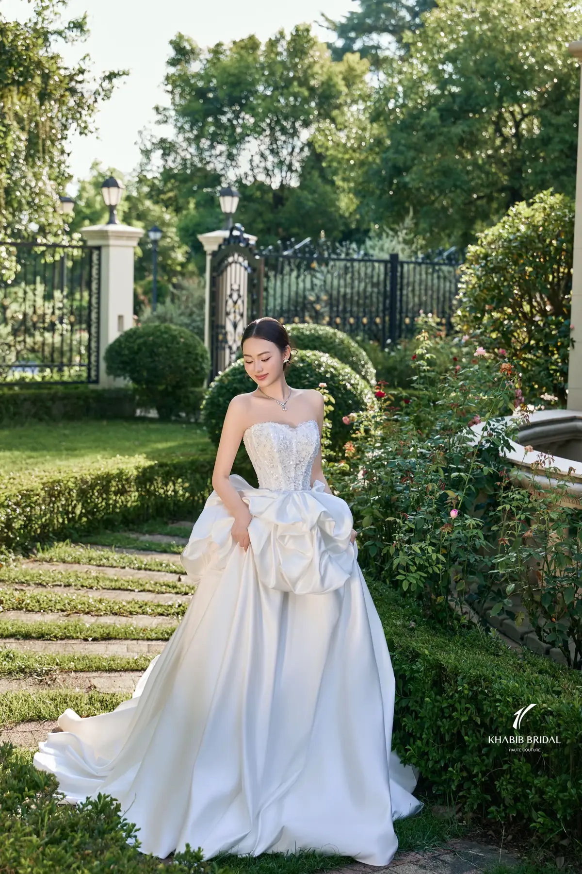 Nàng yêu thích nét đẹp đầy kiêu sa là lựa chọn chân ái cho nàng trong hôn lễ trọng đại. 