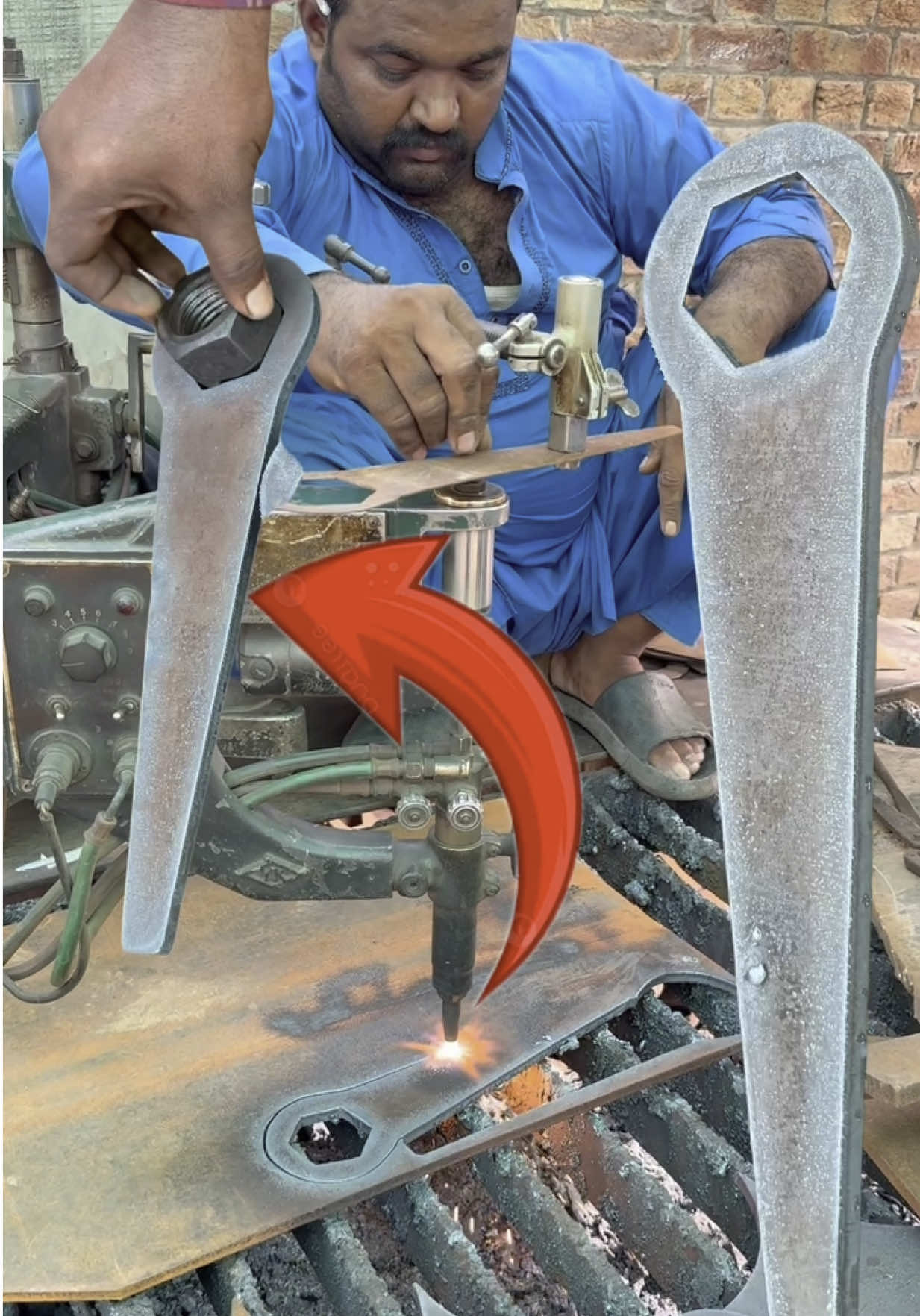 Screw Tools Cutting With Plasma Gas Cutter #foryoupage❤️ #viral_video #gascutter #trendingvideo #100million 
