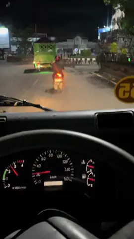 Udan+nyopir+lagu minang=........???????? #driver #trucklifestyle #sopirtrukpunyacerita 