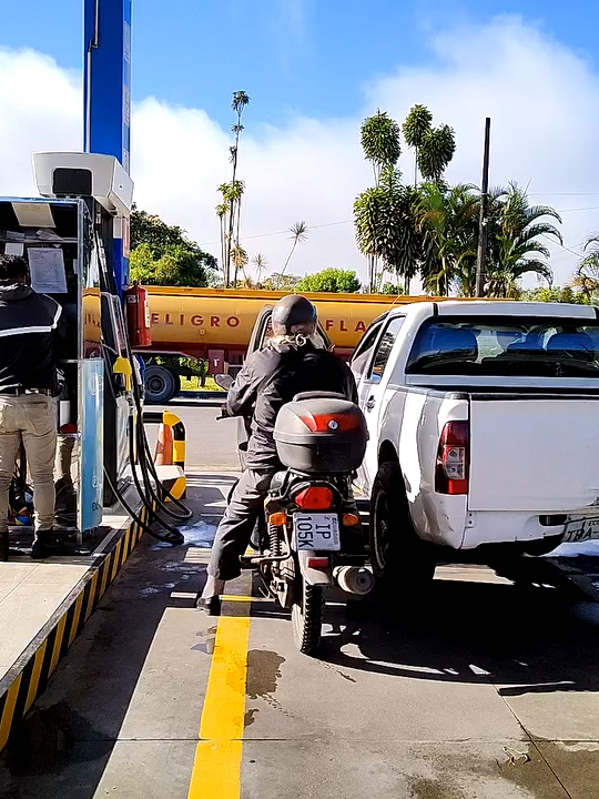 [EXPRESIONES] ATENCIÓN: #MoronaSantiago, el incremento al precio del diésel genera preocupación en la ciudadanía, por el impacto en otros productos. Distribuidores de gas estarían solicitando el aumento del precio en el cilindro. La Intendencia informó que no se ha autorizado ningún cambio en el valor. #Ecuador #ecuador🇪🇨 #moronasantiago #noticia #amazonia #Macas. #Morona #paro #ParoNacional