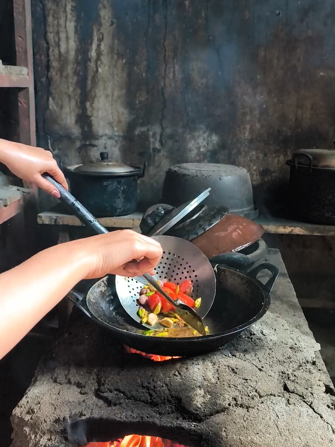 nyambel tomat lur,, purun?? 😁 #omahndeso #nostalgiacore #nostalgia8090an #balikkampung 