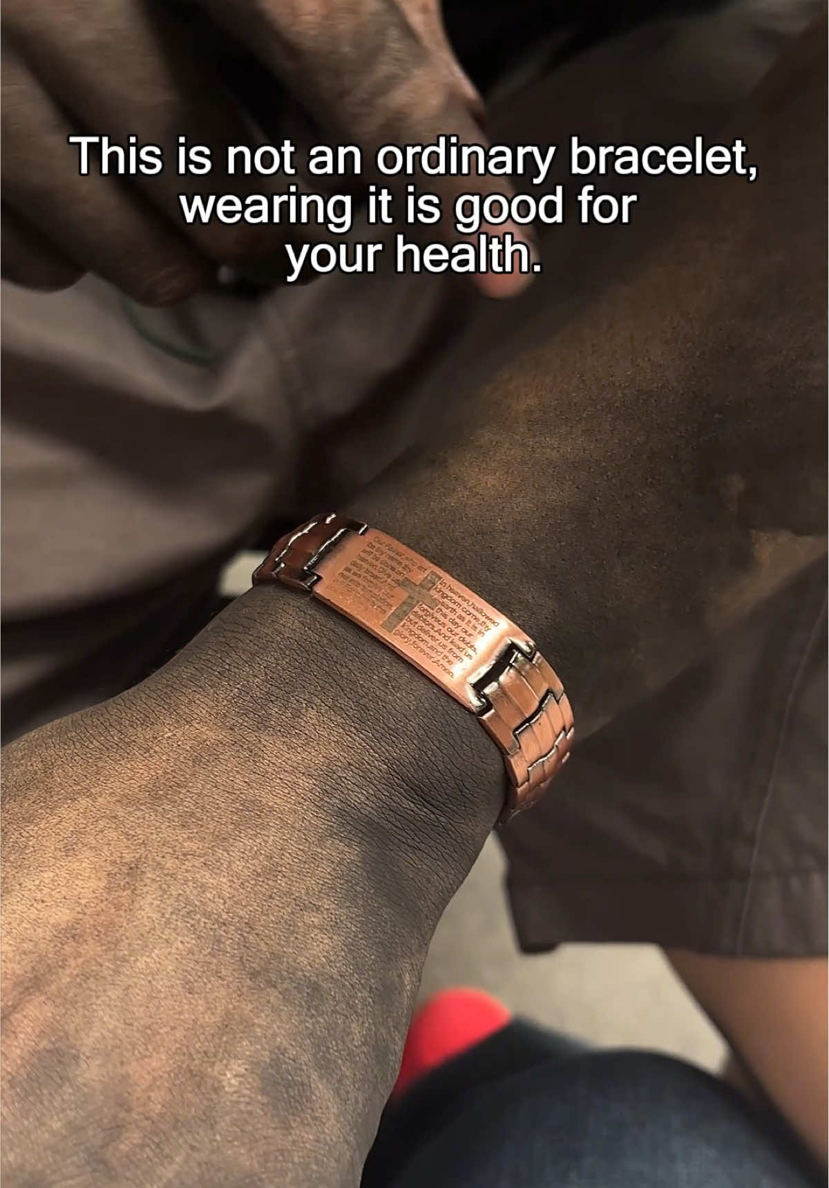 This is not an ordinary bracelet. Wearing it will be beneficial to your health.#copperbracelet#copperjewelry#bracelet#artritis#fyp 