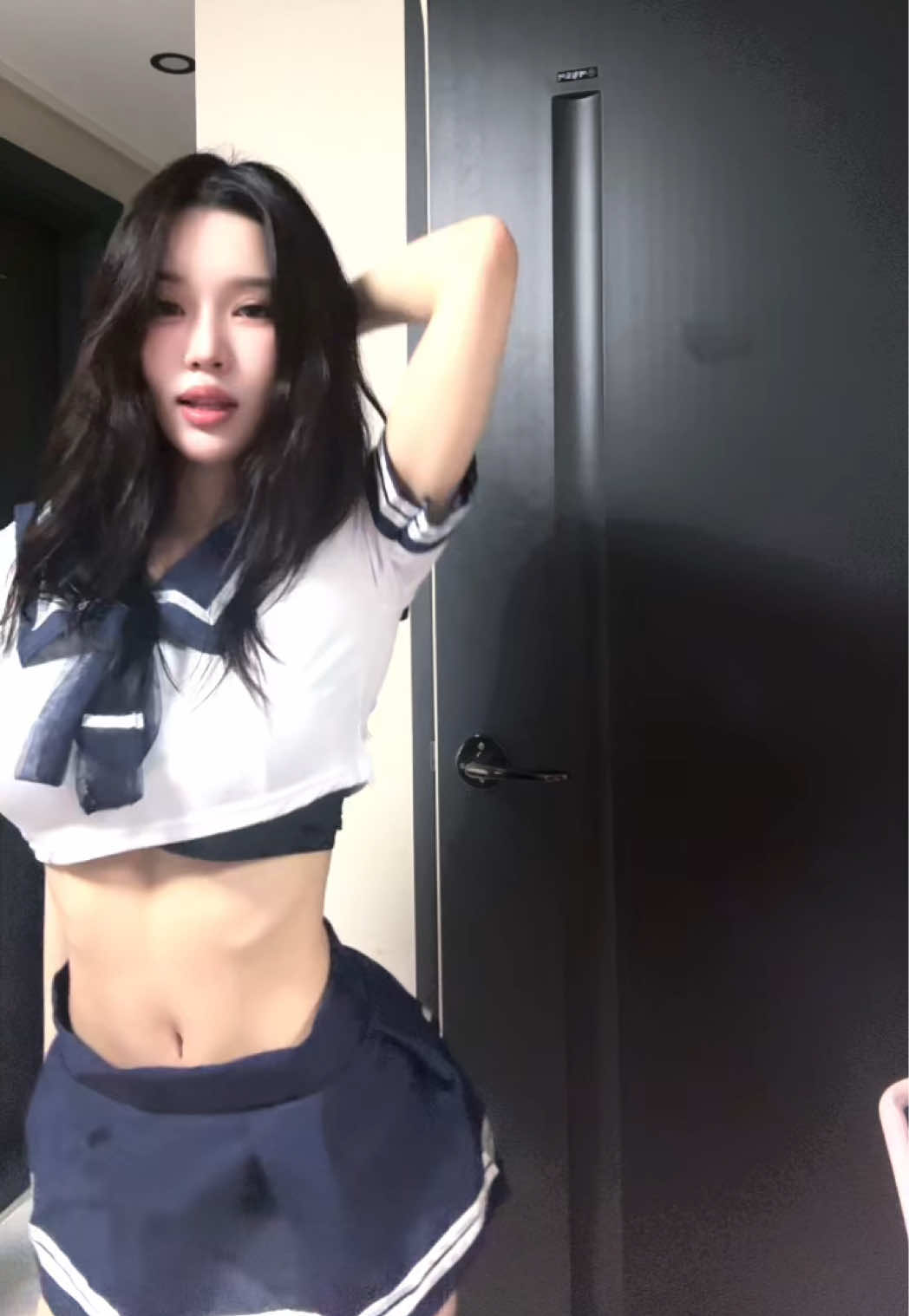 오랜만에 입으니까 작음 #fyp #추천 #outfit #korean #foryoupage 