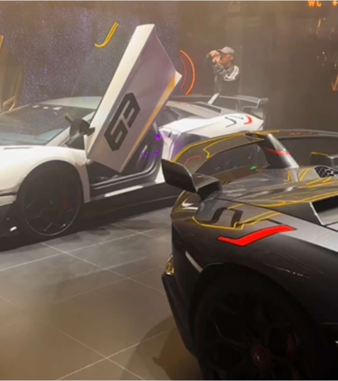 想过来拍照的可以过来#兰博基尼svj #supercar #luxurycars #carlover #huangcar_04 #foryou 