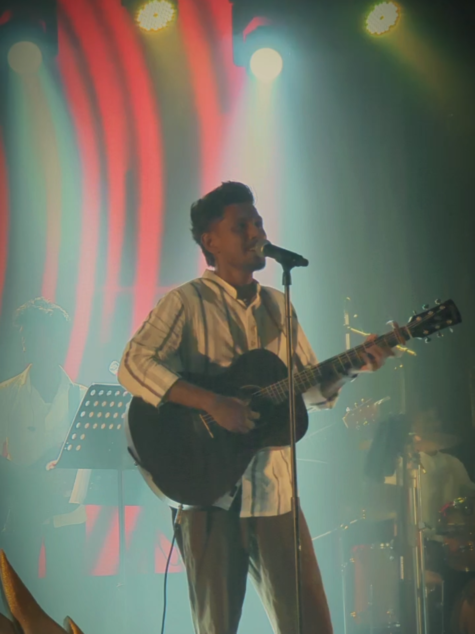 මට ආයේ ඕනා....❤️‍🩹 #nsbm #raveentharuka #newsong #mandara #livesinging @Raveen Tharuka 