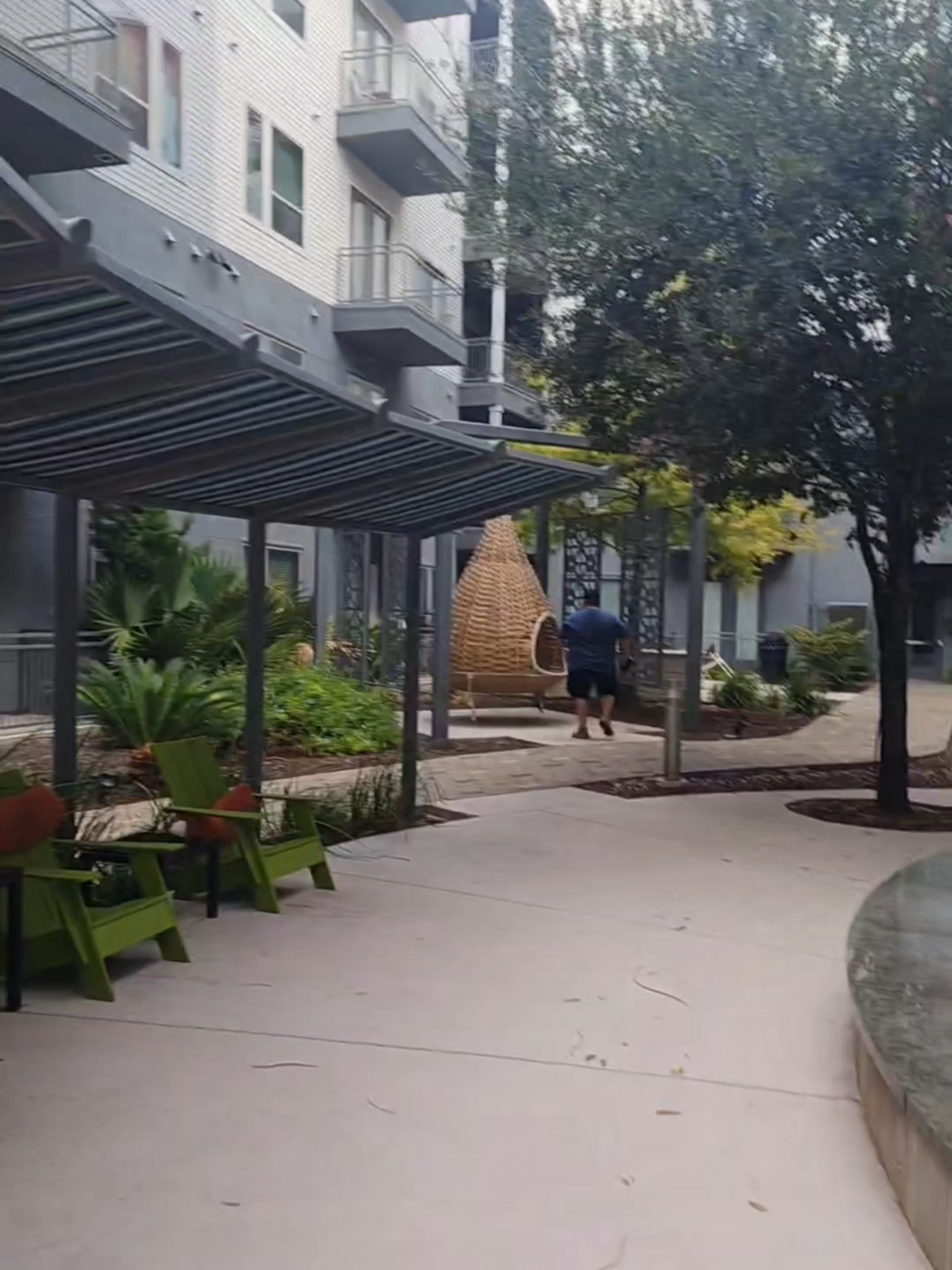big boy falling 😂 gordo rompe columpio #funfun #funnyvideos😂 #entertainment #kick #diversion #divertido #divertimento #tiktokviral #furdich #bestoftheday #risas #humor #epicfail #fyp #fail #fall #bigboy #gordo