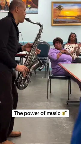 The saxophone spoke to her soul 🎷😂 The power of music with Mr Bryan, performing for seniors at Alpha Phi Alpha Senior Citizens Center  📹 @tropicalfete #saxophone #smoothjazz 