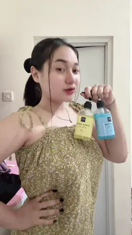 Sebelum tidur wajib banget buat mandi kalau kata gw teh, mandinya pake #ibsbodywash nih sabun keterlaluan buat kulit gw tambah cerah dan lembut, karena kandungannya 5%niacinamide dan Vit. E #sintaqollby 