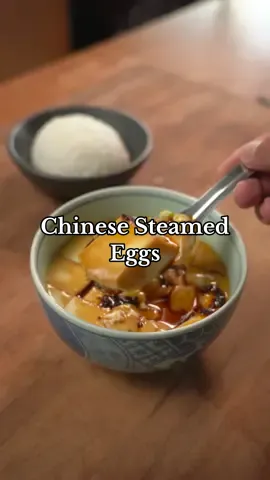 Chinese Steamed Eggs Ingredients * 2 eggs * 3/4 cup water * 1/2 tsp chicken powder * 1/4 tsp salt * 1 tbsp soy sauce * 1 tsp sesame oil * 1/2 tsp sugar * Green onion #chinesesteamedeggs #steamedegg #Recipe #cooking #EasyRecipe 