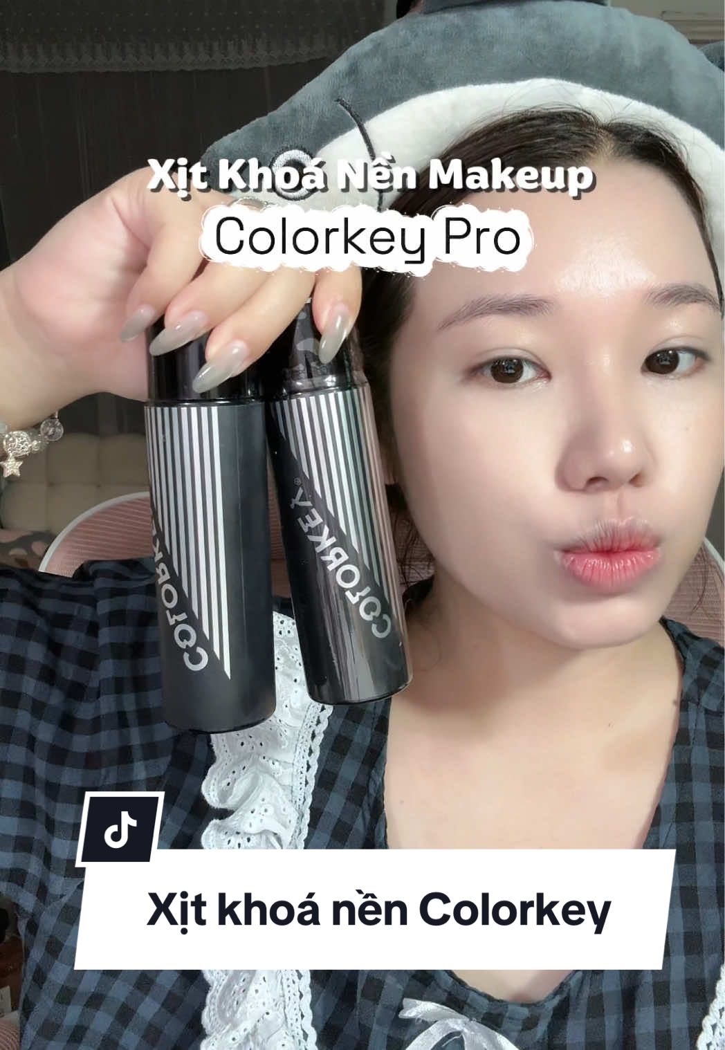 Chân ái cho lớp nền bền lì của t là xịt khoá nền này nè #colorkey #xitkhoacolorkey #xitkhoanen #makeup #reviewcamoi 