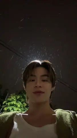 มาร์คคริสมากับฝน ☔️ #MARCKRIS #BUSbecauseofyouishine 