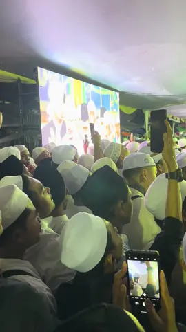 Mahalul qiyam, salamun 'alaika ya rasulullah 🥰#maulidnabi #maulidnabimuhamammadsaw #maulidhabsyi #keramatempangbogor #empangbogor 