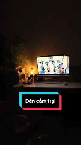 Đèn cắm trại này có chế độ nhịp thở, ánh sáng trắng-vàng để decor cũng rất chill