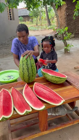 Sweetest Moment ❤️ Mum & Daughter Sharing Fresh Watermelon 🍉 Pure Love 😱   #foryou #fypシ #viralvideo #tiktoktrend #explorepage  