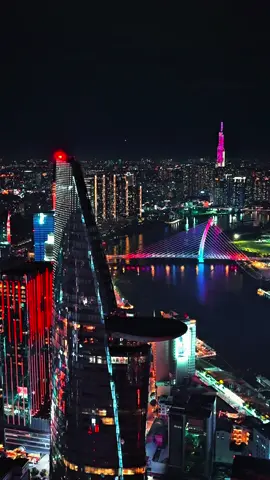 Một Thành phố trẻ trung, hiện đại, sẵn sàng vươn xa. #caubason #saigonmarina #benbachdang #tphcm #saigon 