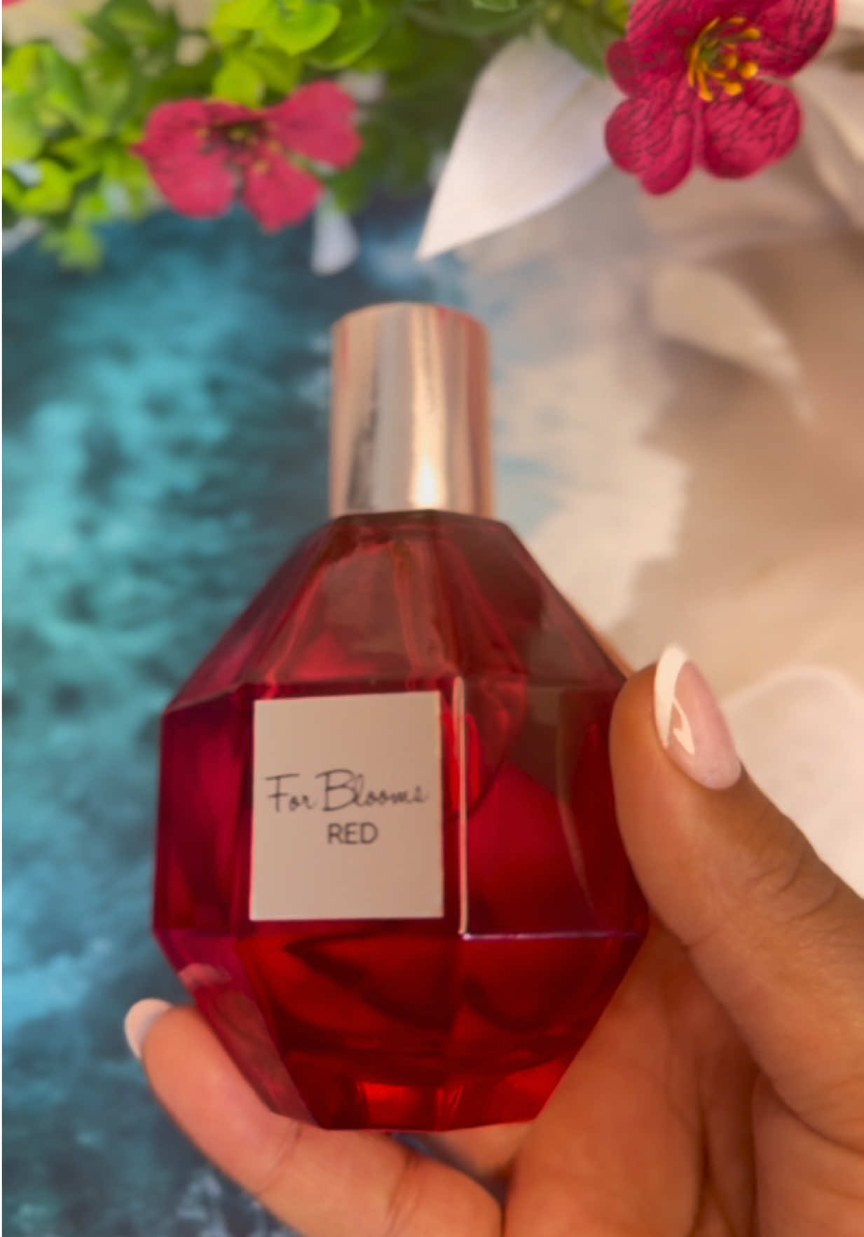💐 Blooms Red Spray Perfume Eau de Parfum for Women – 100ml / 3.4 fl.oz. 💐 A fragrance that captures elegance, confidence, and timeless femininity. 🌹✨ 	•	Long-lasting Eau de Parfum formula 	•	Beautiful red floral fragrance that leaves a lasting impression 	•	Perfect for day or night wear 	•	Elegant 100ml (3.4 fl.oz.) bottle, ideal for gifting 🎁 Turn heads and bloom with confidence wherever you go. 🌸💃 #Perfume #WomensFragrance #BloomsRed #EauDeParfum #PerfumeLovers  @MYS Scents 