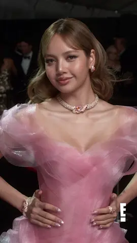 She a rockstar. 🤩 LISA's #Emmys Glambot is iconic.