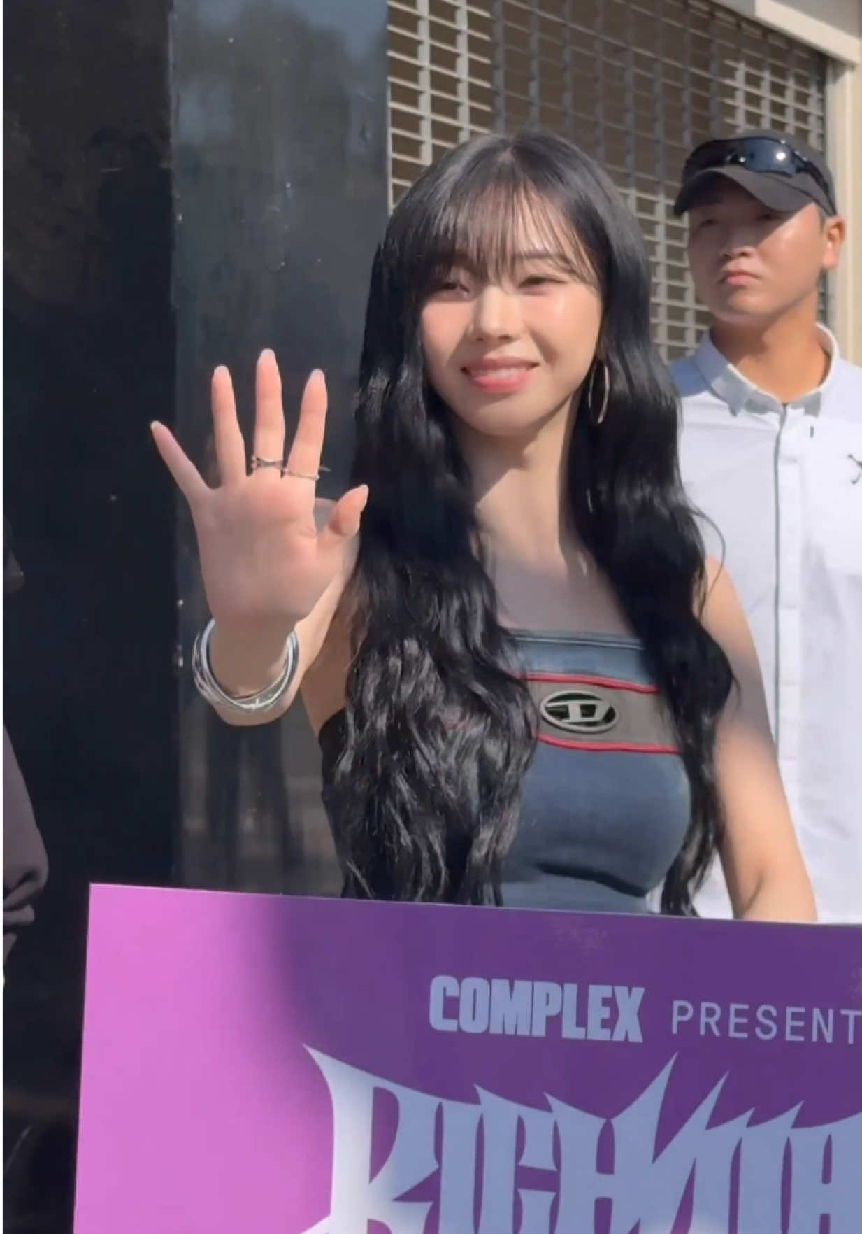 aespa stopped by their Rich Man Pop-up with Complex 🥹🫶🏻💙 #카리나 #aespa #KARINA #yoojimin #fyp 