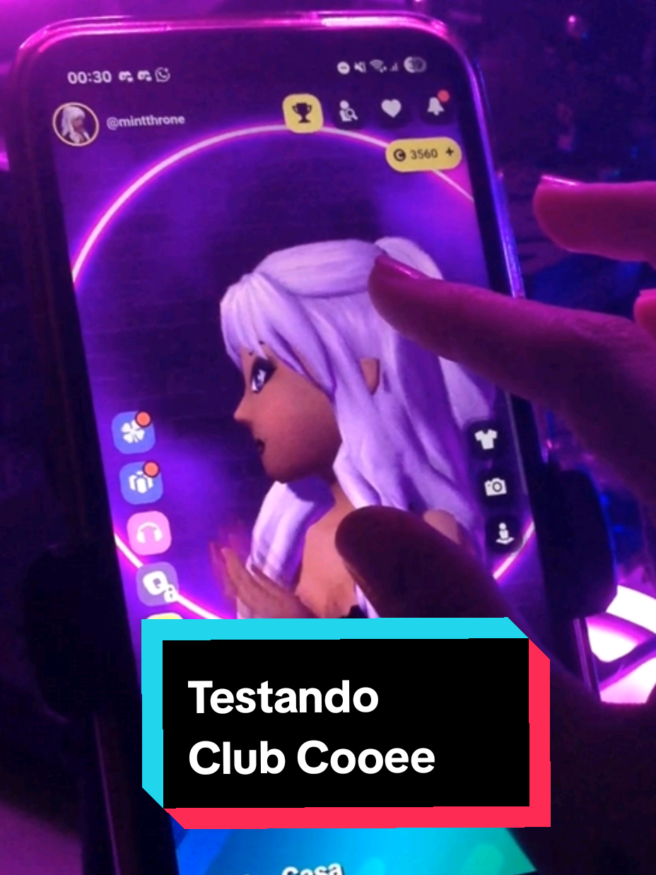 Testando Club Cooee pela primeira vez no Android!  Minhas partes favoritas são: comprar roupa, testar novas skins e, claro, a visualização em realidade aumentada que fica super fofa 🩷💜  Mas Club Cooee também é um app pra socializar. É muito legal conhecer gente nova na internet e fazer novos amigos em jogos online. E fica melhor ainda se for dançando e curtindo uma playlist ou uma batalha de DJs como na vida real!  É de graça pra Android, IOS e Windows. Recomendo muito! 💜 @Club Cooee  #jogoonline #clubcooee #gameplay #nostalgia 