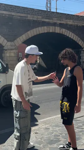 Catania sono tornato ma la situazione non cambia… sempre senza Sueg… #intervista #costanocco #macometivesti #abbigliamento collana @KATERIN 